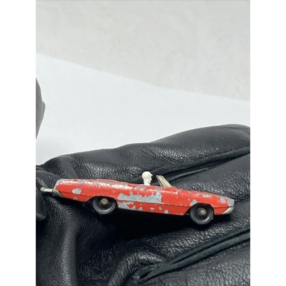 Lone Star Tuf Tots Red Dodge Dart with Driver 1 : 85 Scale England